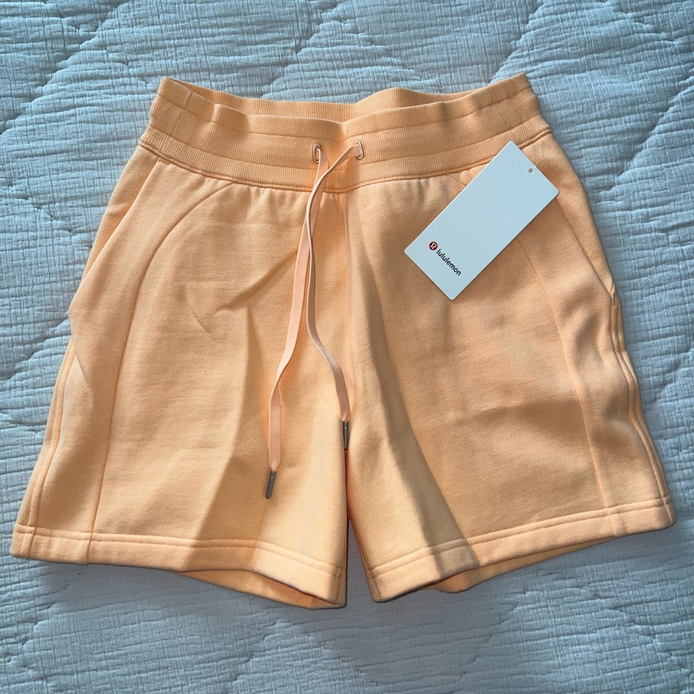 Lululemon Scuba High-Rise Short 5" Peach Bellini size 6